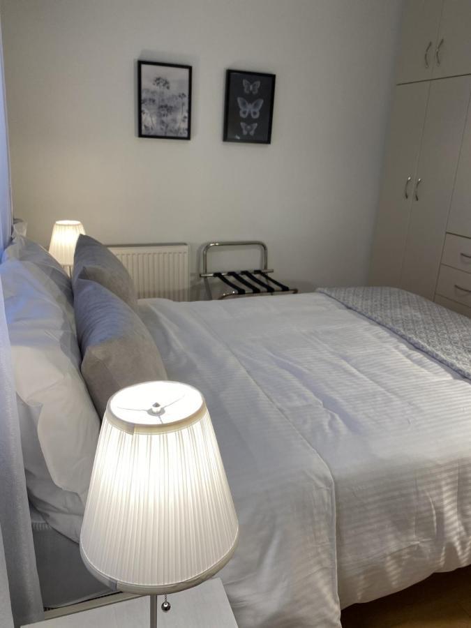 Elegant Glyfada Apartment-Private Garden-Near Metro Aten Exteriör bild