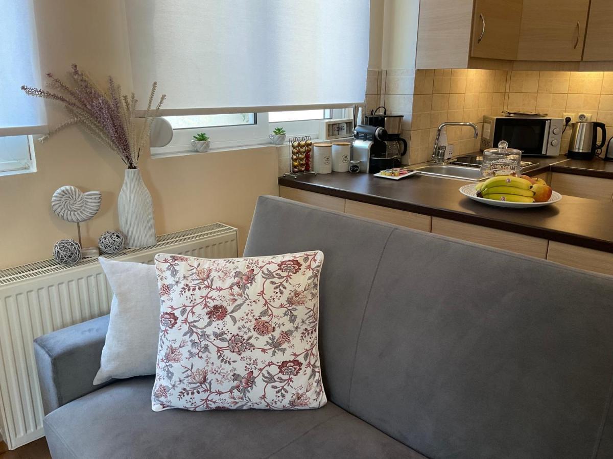 Elegant Glyfada Apartment-Private Garden-Near Metro Aten Exteriör bild